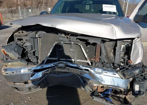 2005 Chevrolet Silverado 2500Hd Ls из США, поврежденный, VIN 1GCHK23U95F825059